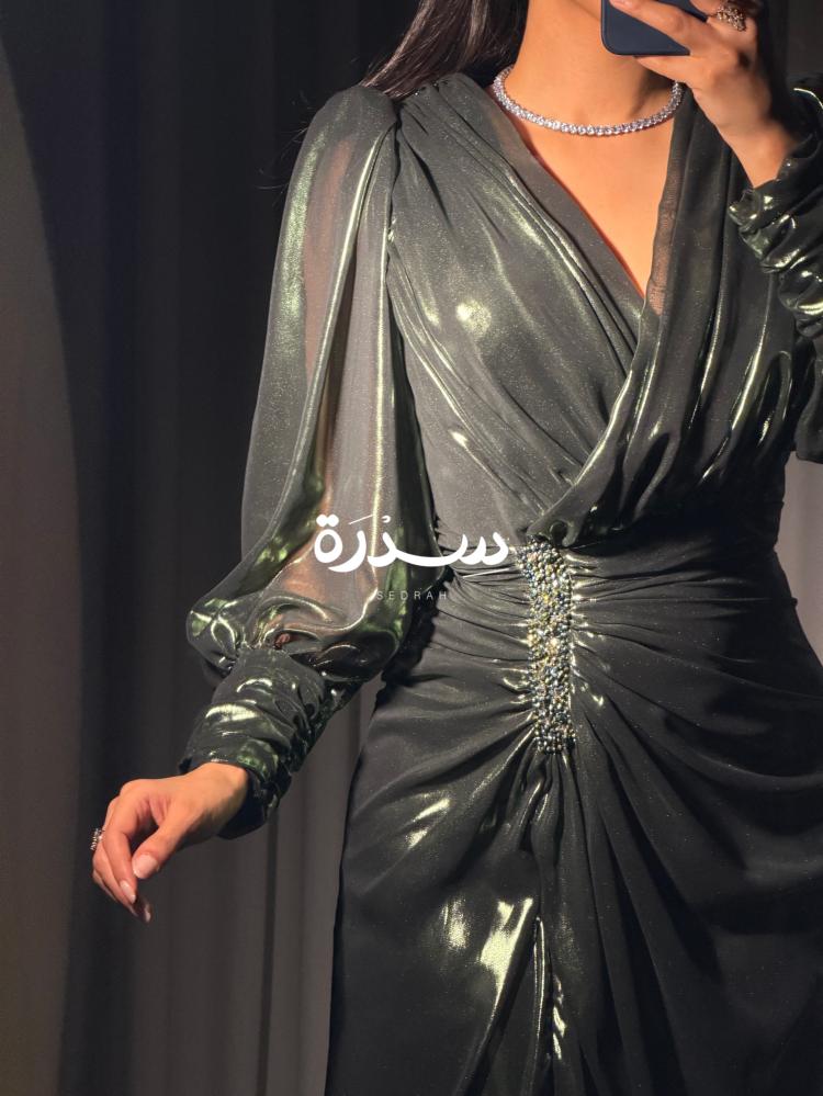 فستان سهرة لامع باكسسوار فالخصر