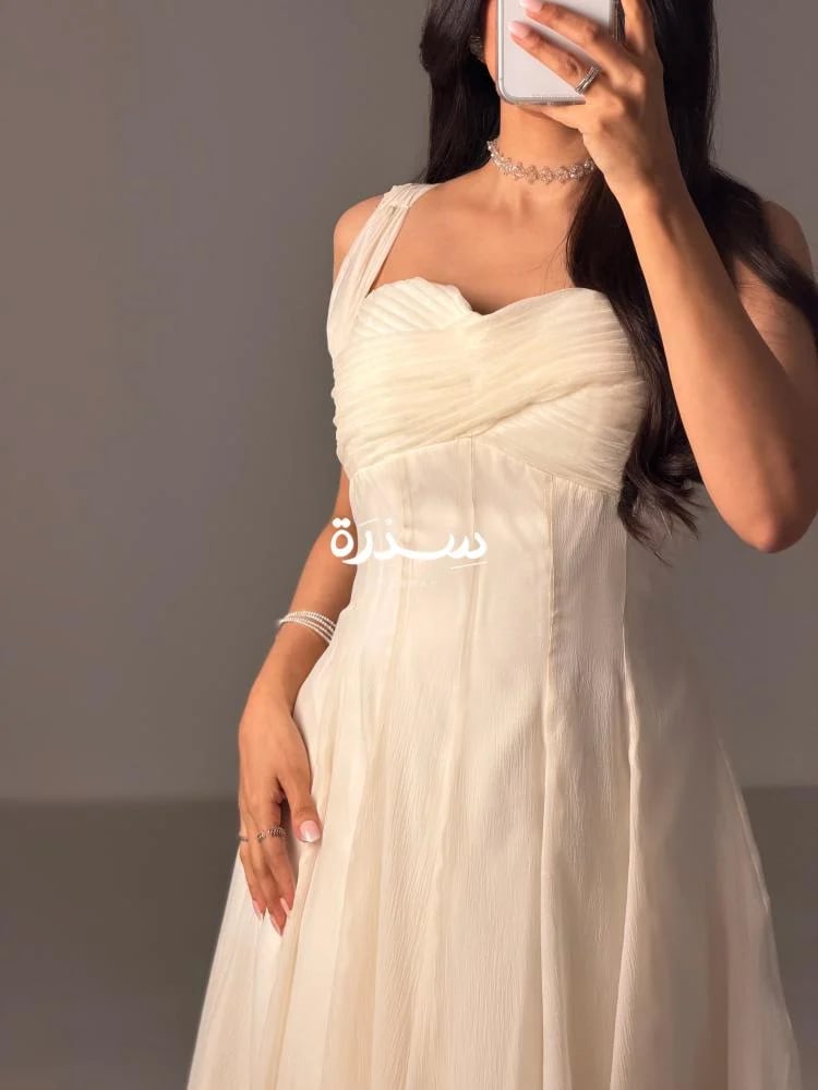 فستان ناعم للعيد
