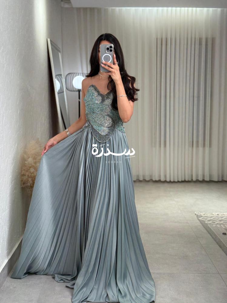 فستان سهرة كورسية شك بلاسيه