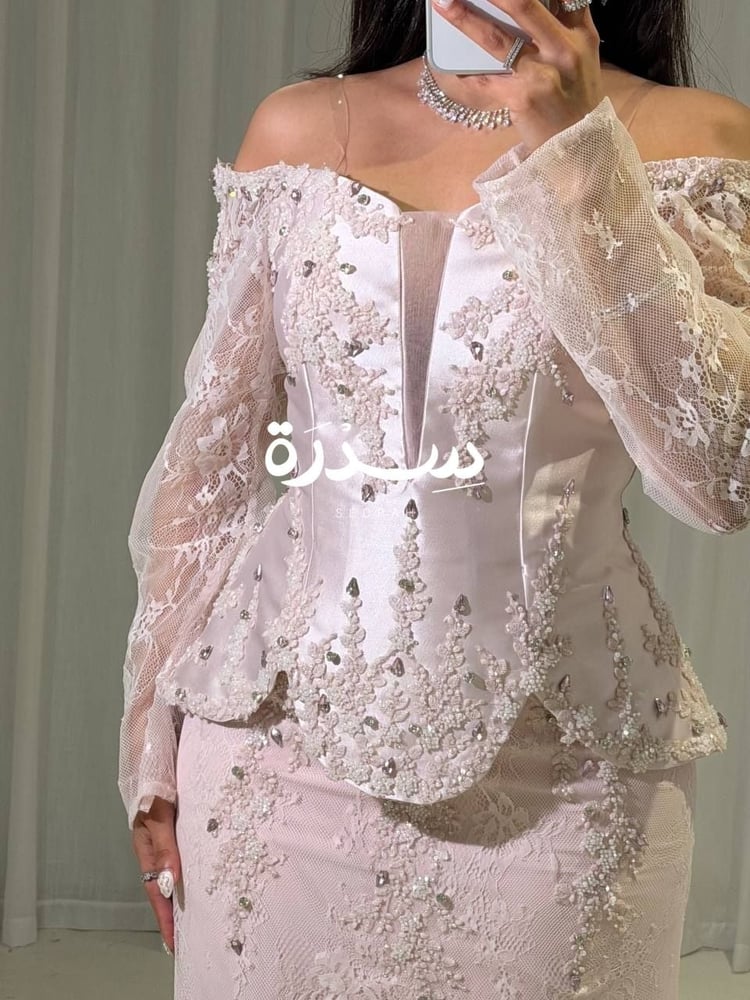 فستان سهرة أكمام الدانتيل والشيفون الشفاف