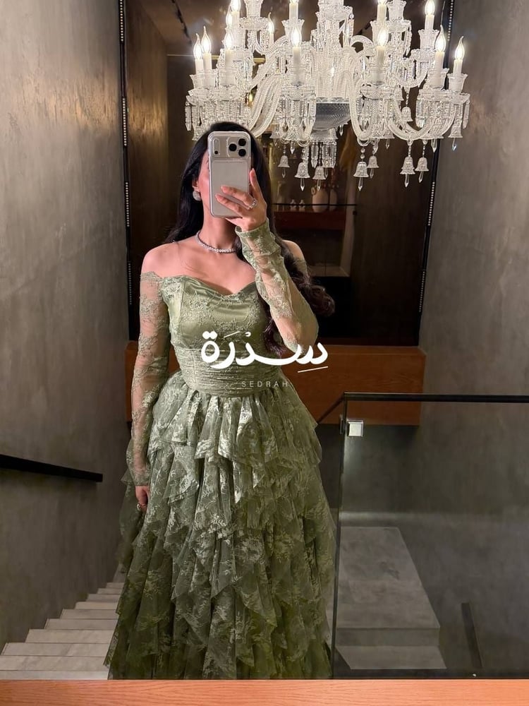 فستان سهرة دانتيل كامل