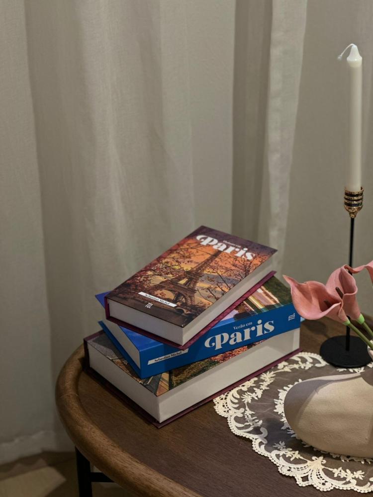 مجموعة كتب ديكور مع مساحة تخزين