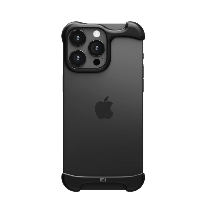 تِيتَـان iPhone 16