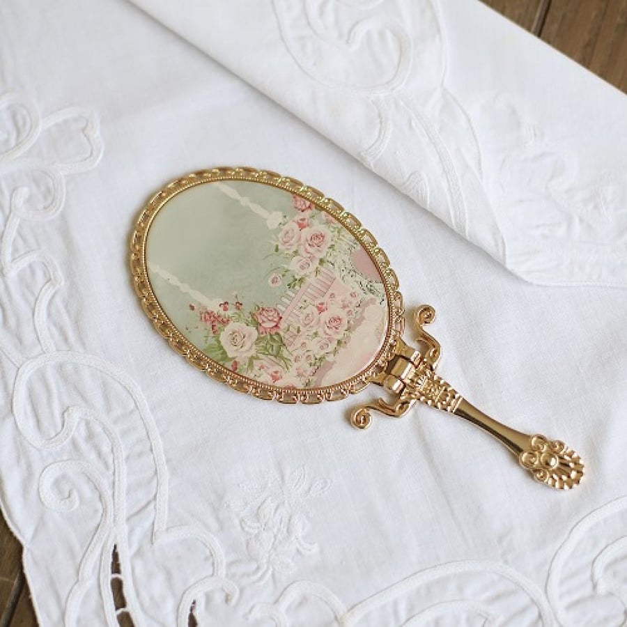 مرايا يدوية | Hand Mirror Size:-17x7 cm