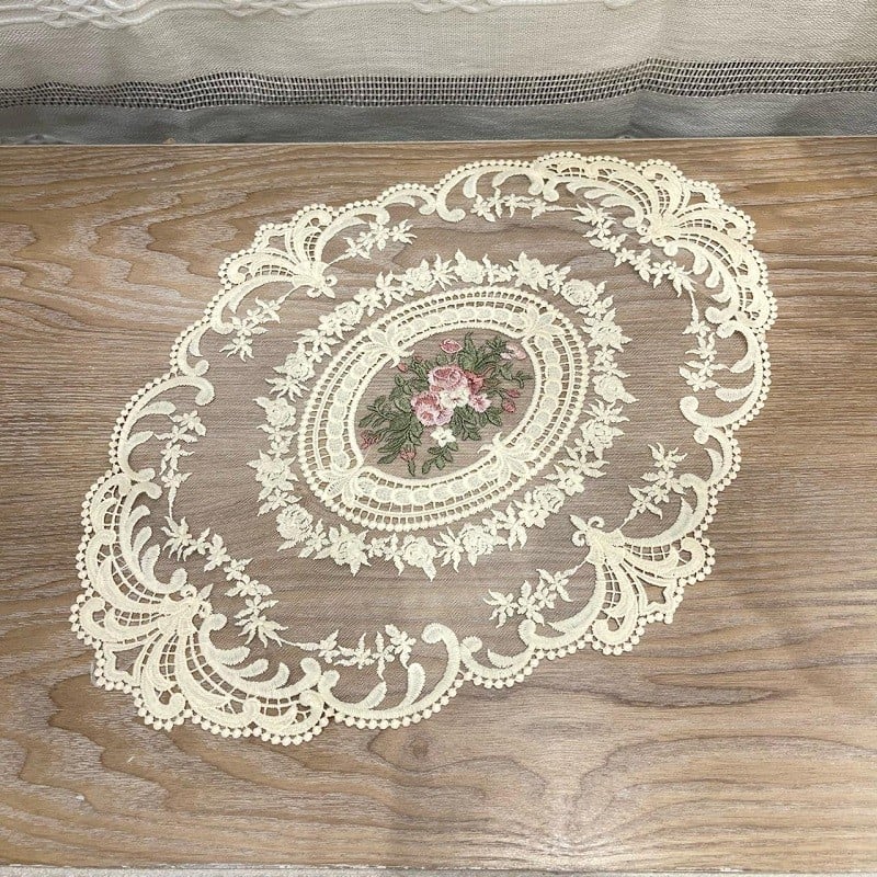 مفرش دانتيل بيج | Lace Oval 40x30 cm Beige