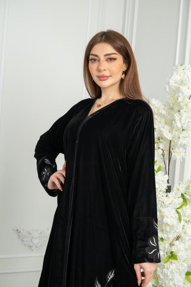 عباية نص كلوش مخمل تيجان درجة أولى
