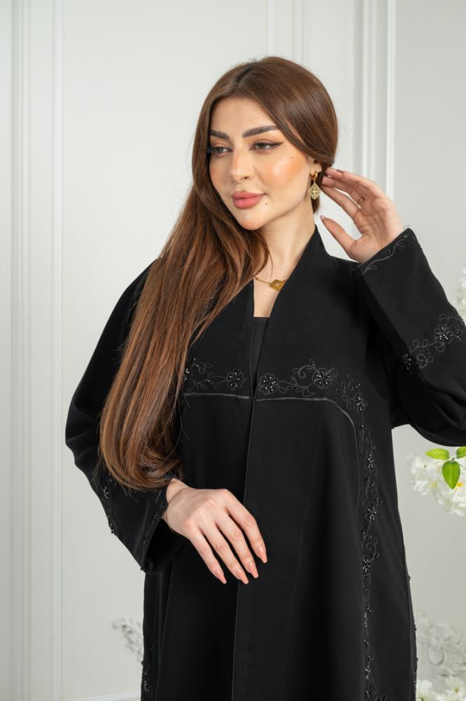 عباية نص كلوش كريب فخامة بسواد فاحم