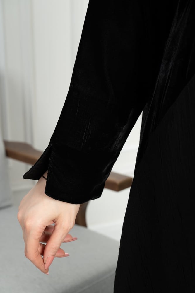 Abaya half wide velvet crowns and waves cuts
