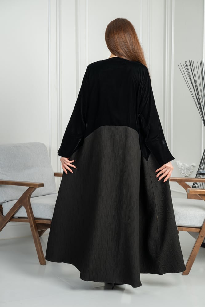 Abaya half wide velvet crowns and waves cuts