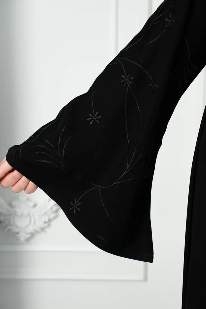 Ceramic abaya in deep black, first grade, with puffed pink sleeves