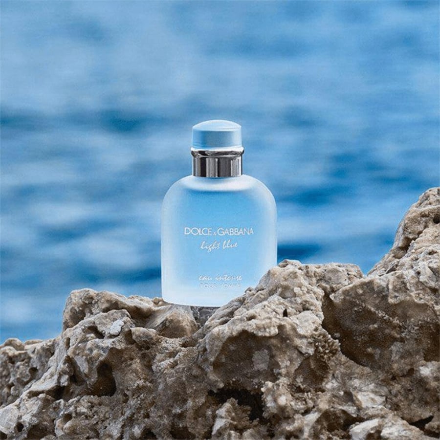 عطر لايت بلو او انتنس بور اوم من دولتشي اند جابانا للرجال - او دو بارفيوم 100 مل
