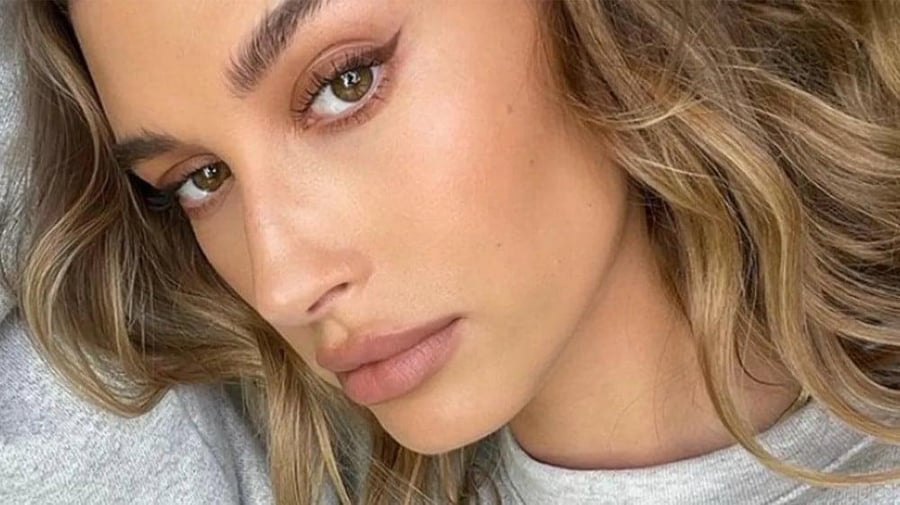 ميك اب فور ايفر قلم تحديد الشفاه ارتست - limiteless brow 608