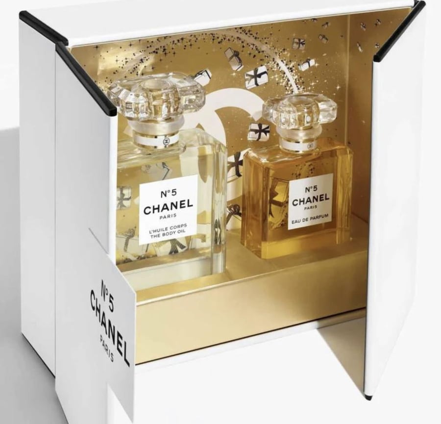 شانيل N°5 مجموعة من ماء عطر سعة 50 مل وزيت للجسم بخاخ سعة 100 مل