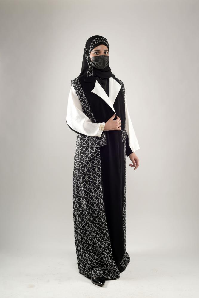 عباية سنا