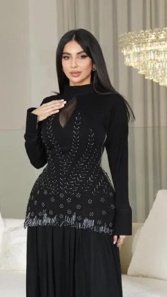 فستان اسود كريب