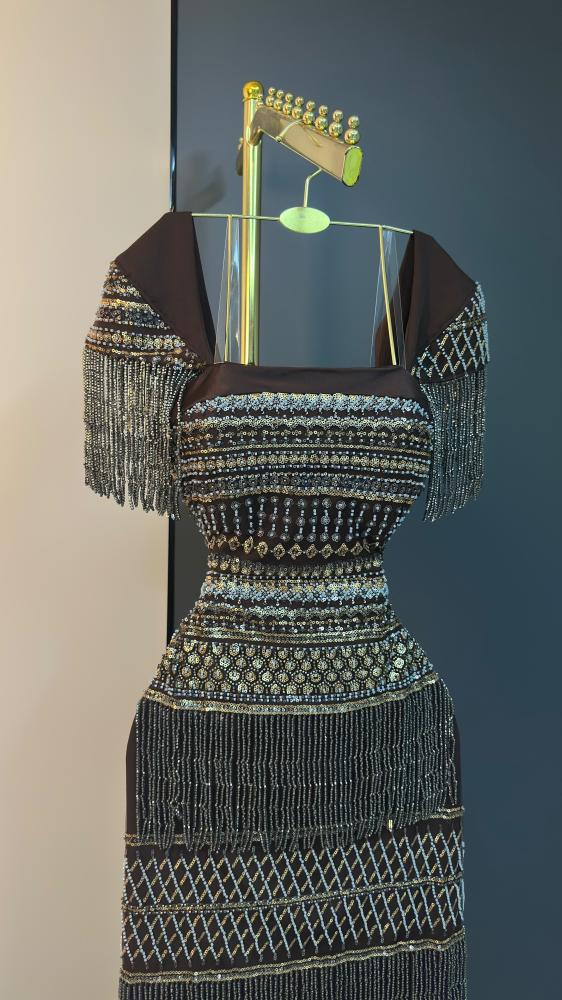 فستان بتلاء