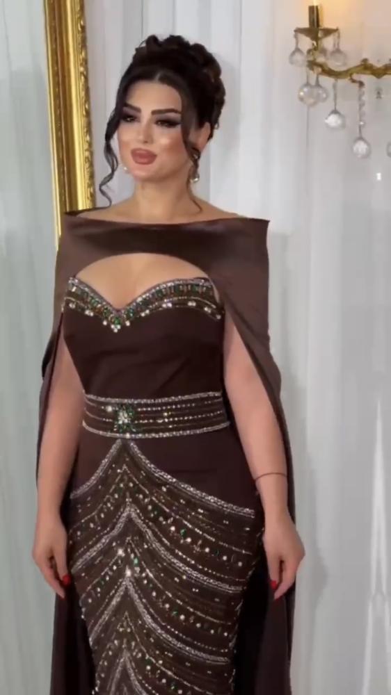 فستان بيداء