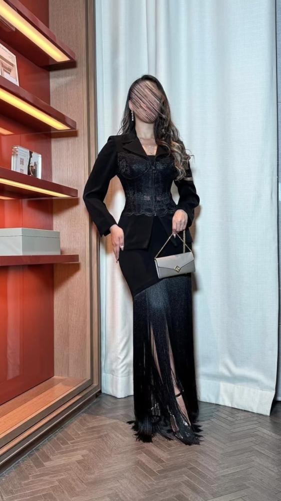 فستان اسيرا