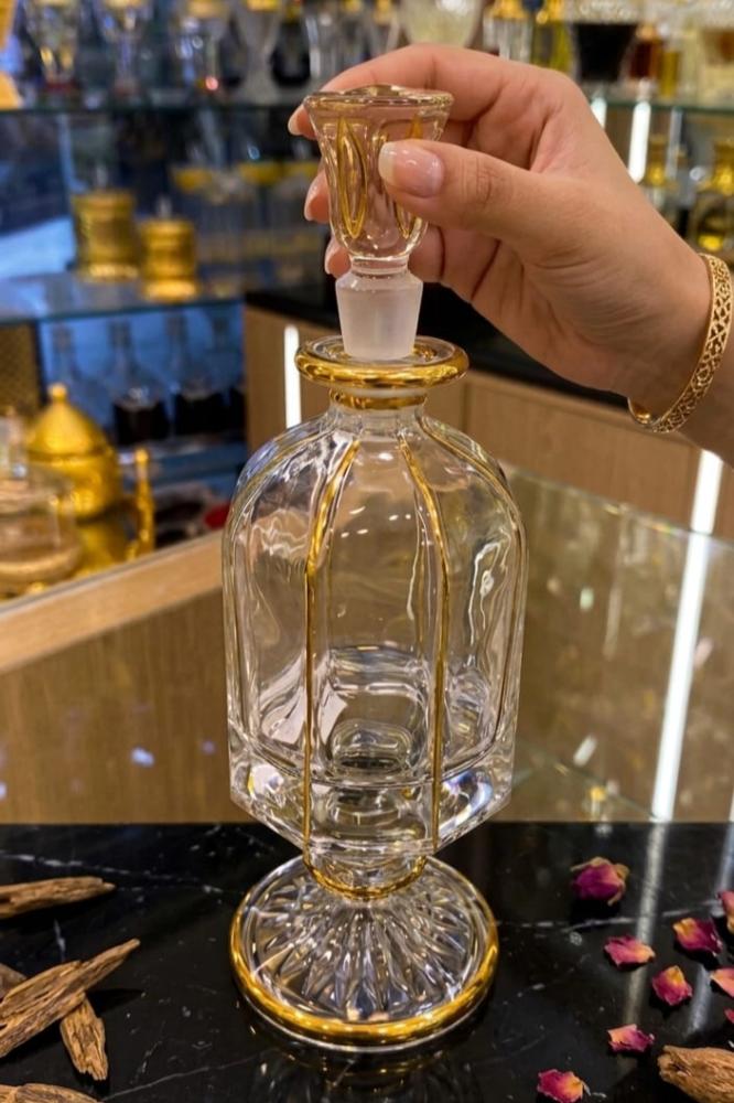 زجاجة عطور فاخره بقاعدة 250 مل ارتفاع 28 سم