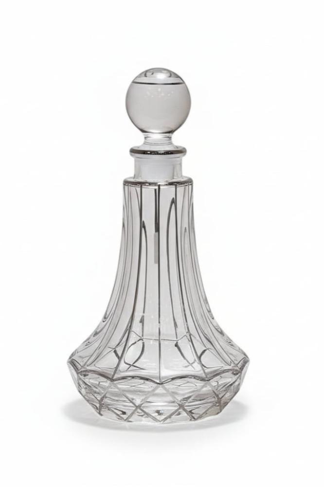 زجاج عطور لون فضي 250مل -زجاج عطور يستخدم للزيوت العطرية والأدهان , وأيضا للعرض في المحلات التجارية والحفلات , (بسعة 250مل). -يتوفر بلونين:    (الذهبي - الفضي) -المقاس :   الأرتفاع/ 16سم.  المزيد من المعلومات