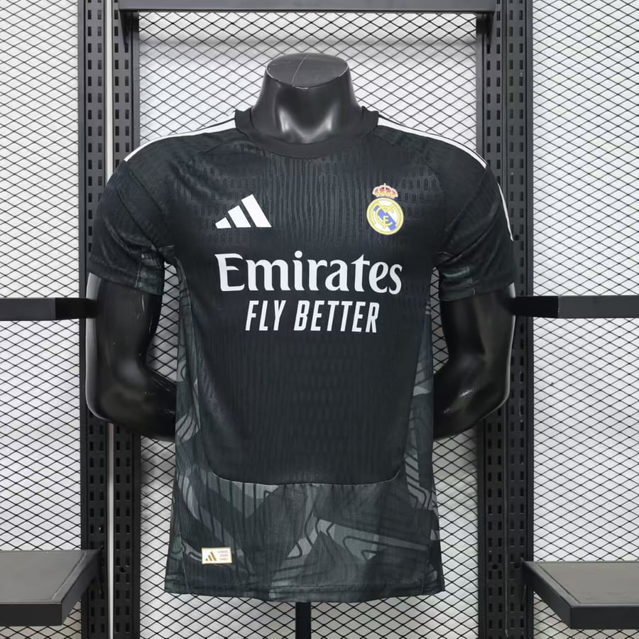 ريال مدريد الحارس 26/27 نسخة اللاعبين