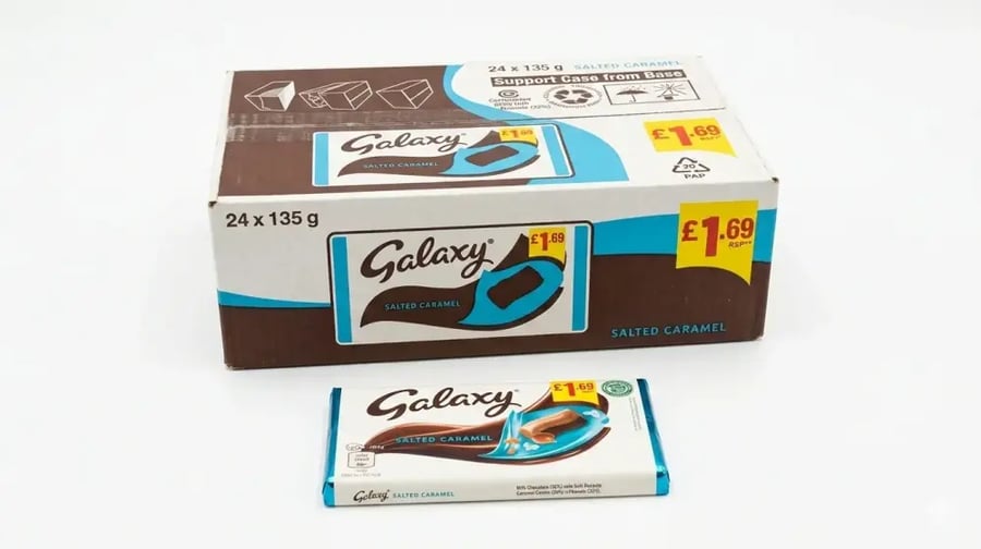 كرتون شوكولاتة جالكسي بار بالكراميل المملح Galaxy Salted Caramel - يحتوي على 24 حبة × 135 جم