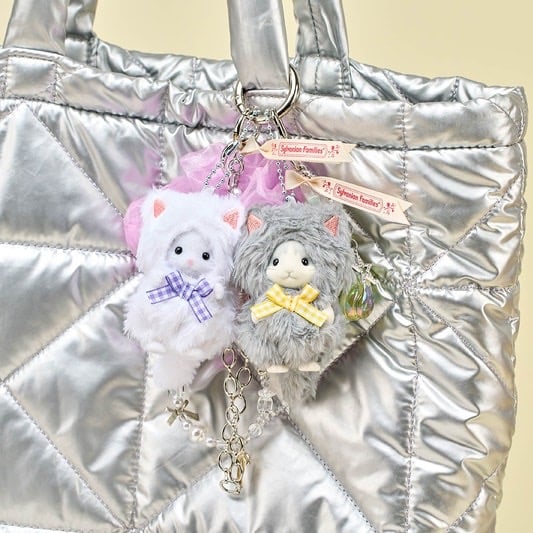 سيلفانيان فاميليز ميدالية فتاه القطه برداء القطه البيضاء | Sylvanian Families Keychain: Persian Cat Girl -white Cat Costume