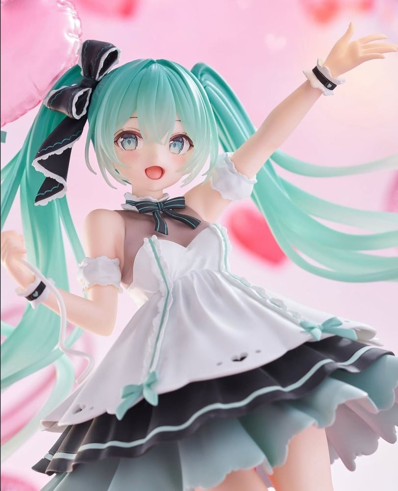 Figure Hatsune Miku - Birthday 2025 Party Ver.  - هاتسوني ميكو اصدار حفلة الميلاد