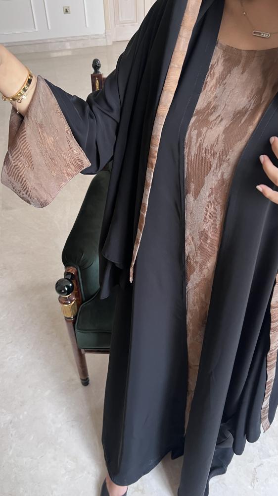 Abaya number 16