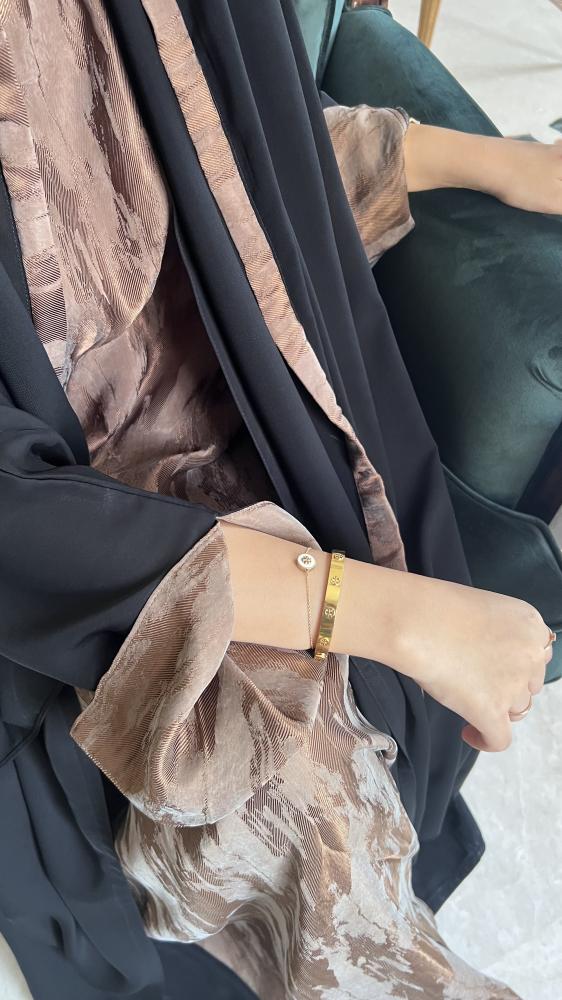 Abaya number 16