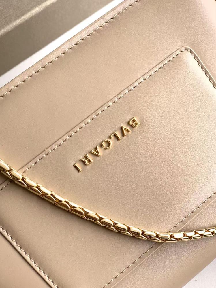 بولقري Serpenti Forever