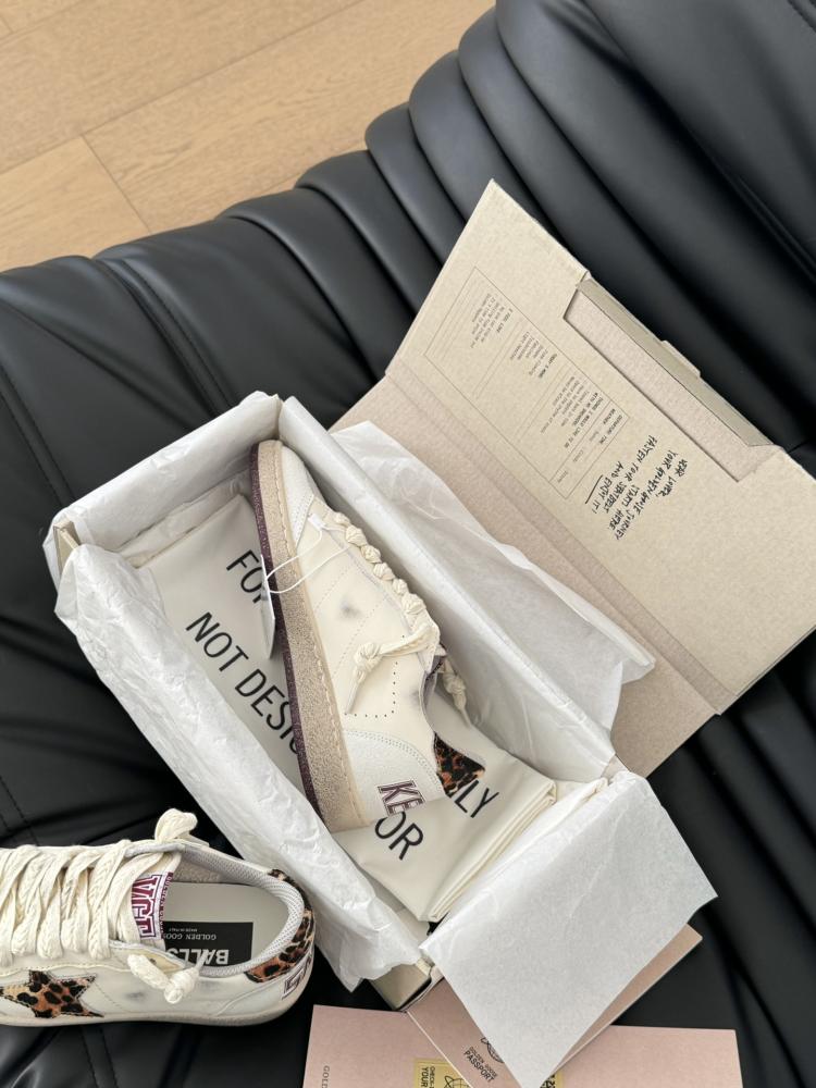 قولدن قوز Sneakers