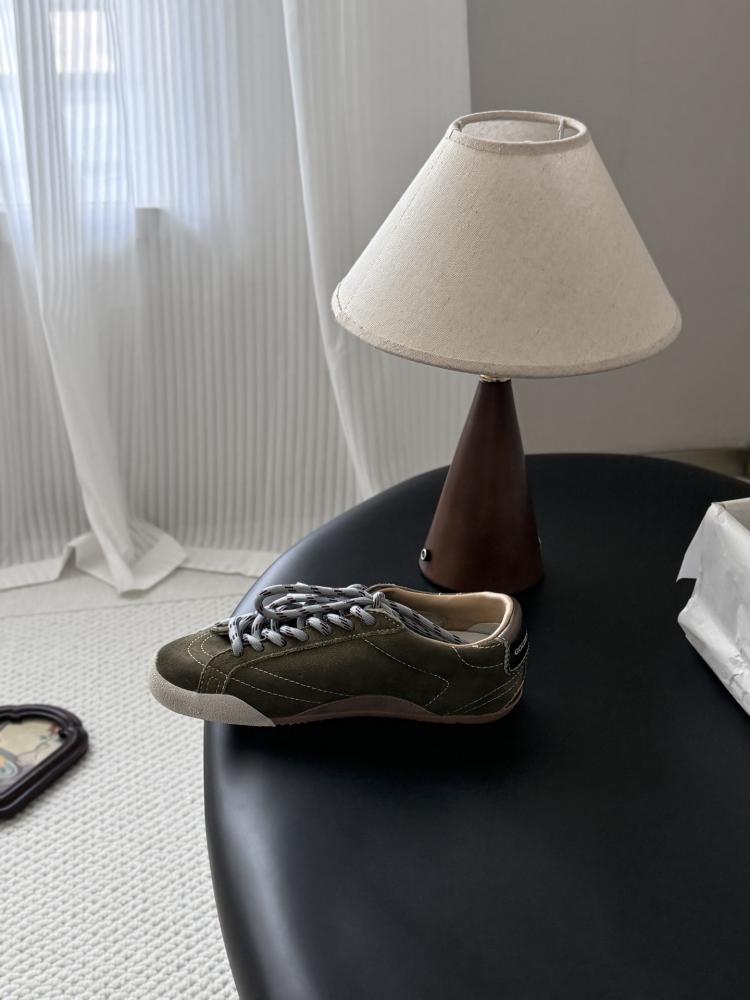 قولدن قوز Sneakers