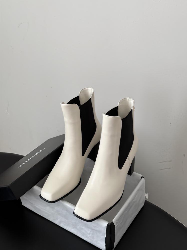 شانيل Boots