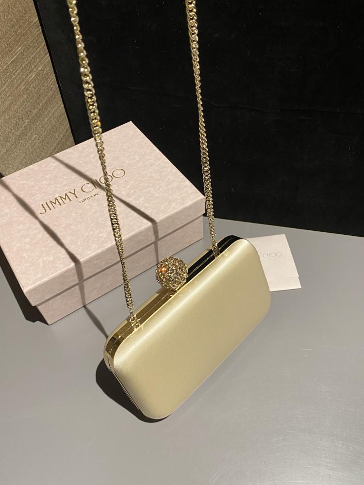 جيمي شو Cloud Clutch