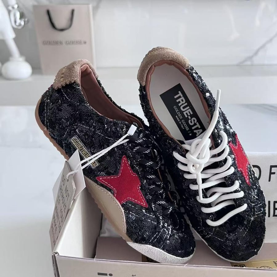 قولدن قوز Sneakers