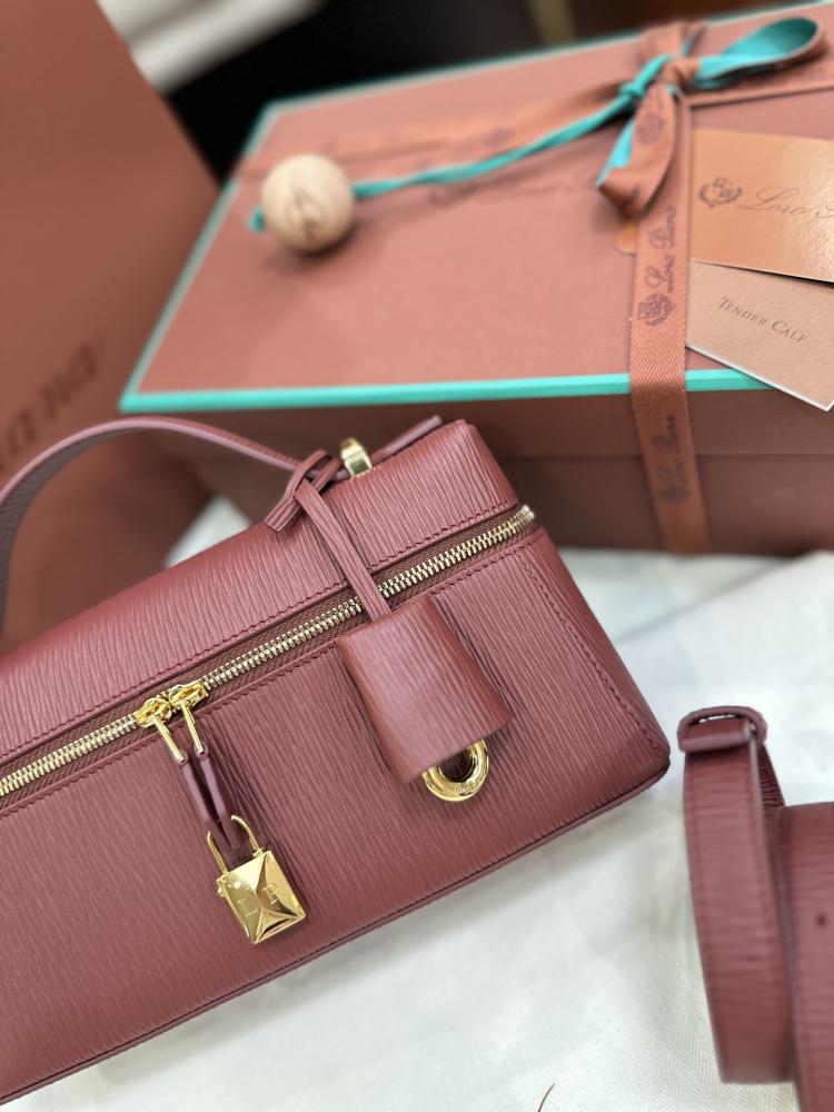 لورو بيانا Extra bag L23
