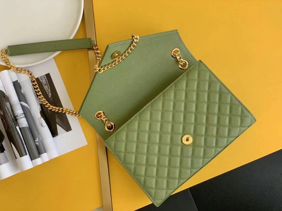 سان لوران ميديم envelope