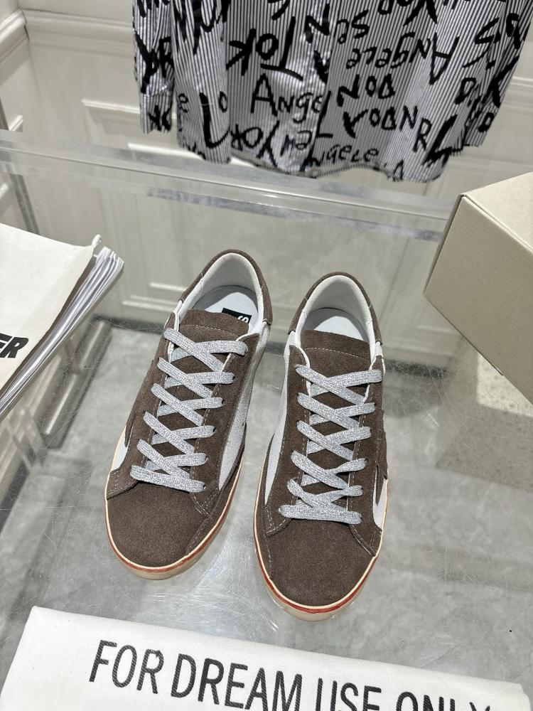 قولدن قوز Sneakers
