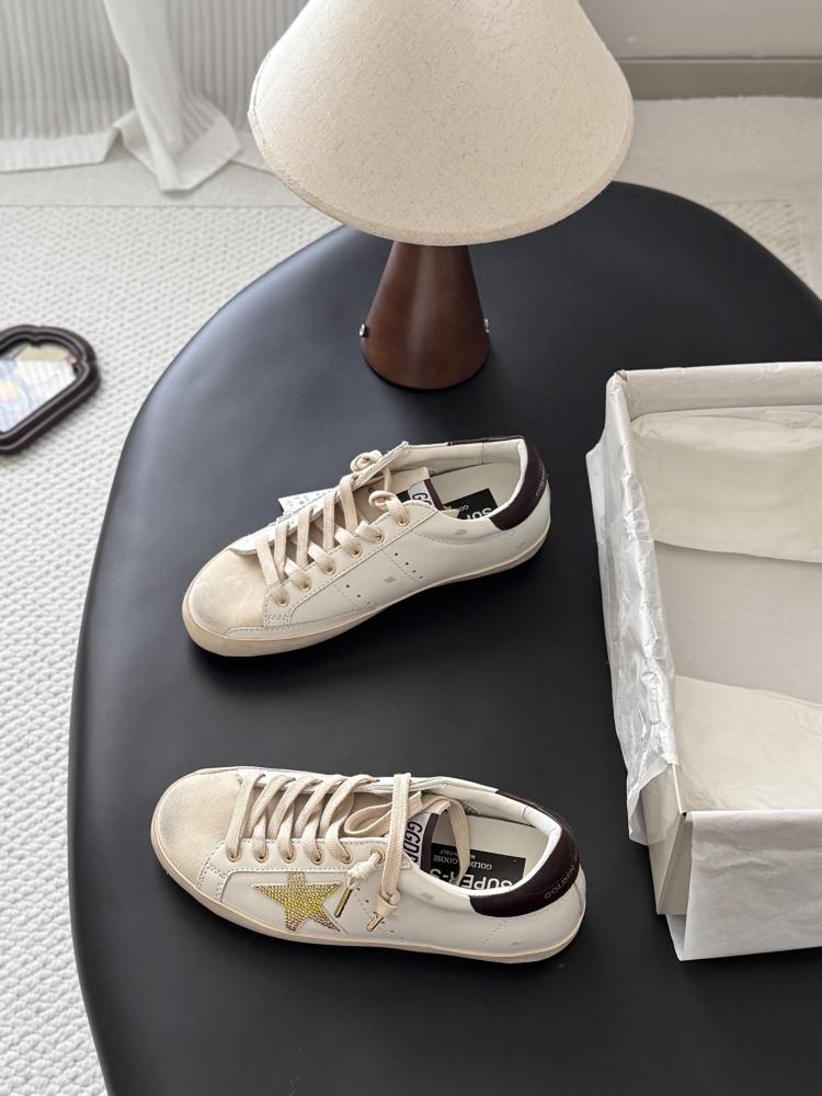 قولدن قوز Sneakers