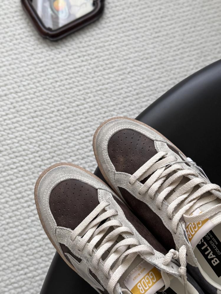 قولدن قوز Sneakers