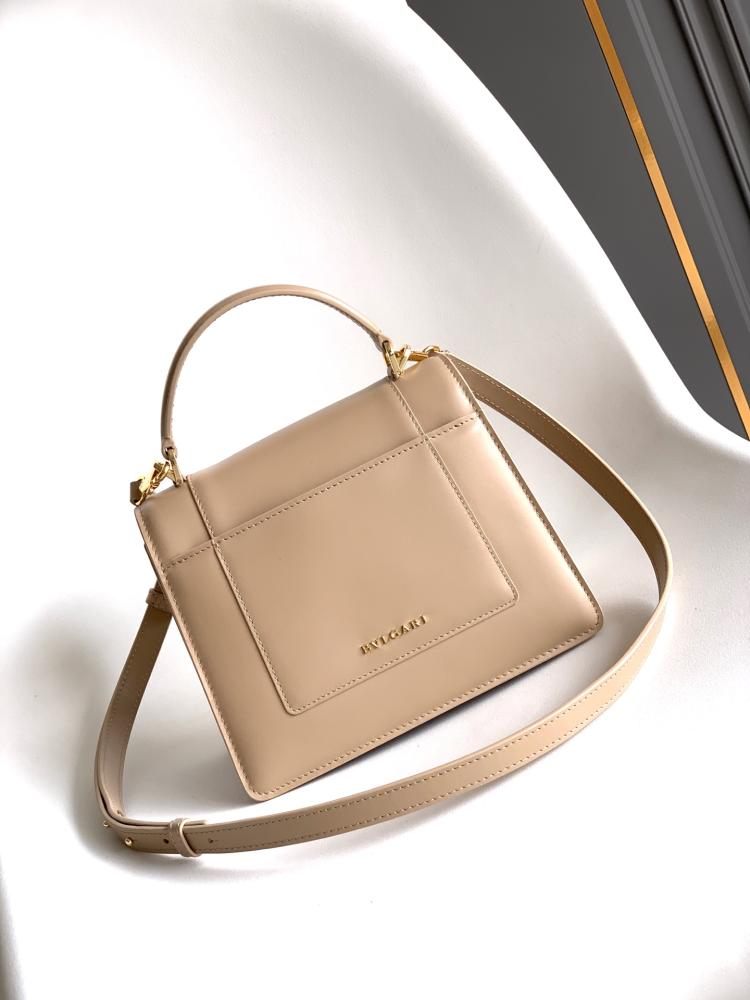 بولقري Serpenti Forever