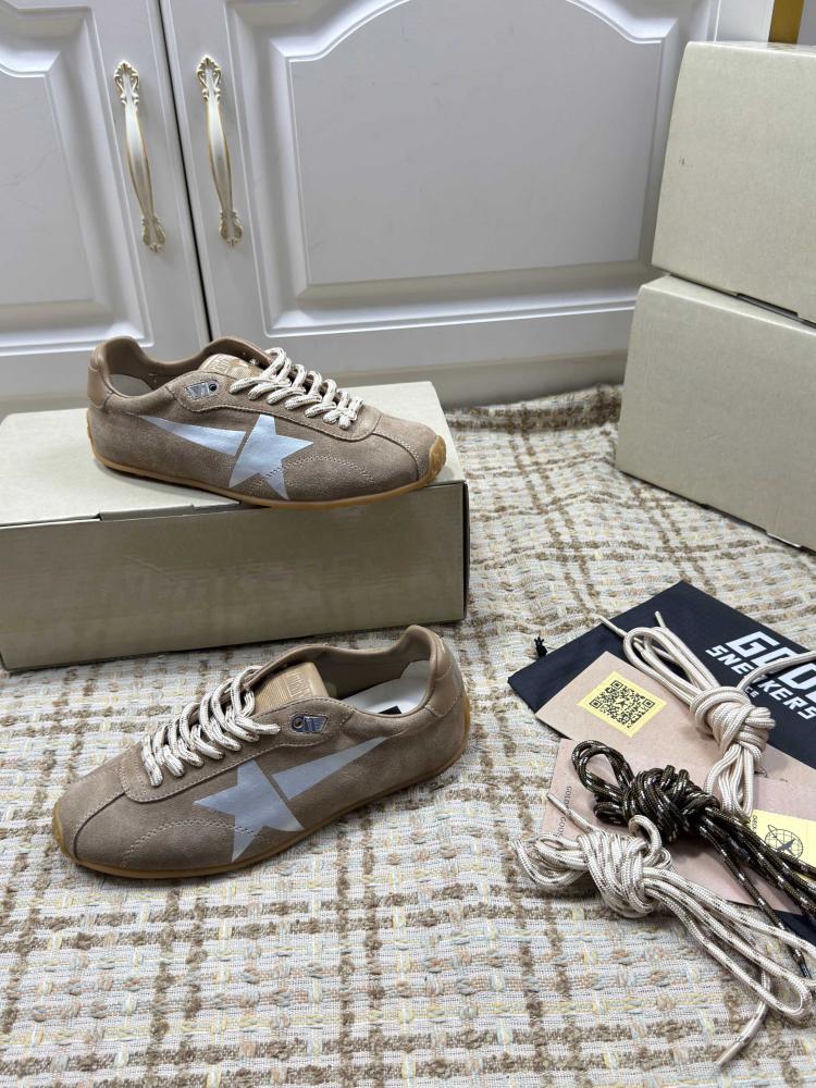 قولدن قوز Sneakers