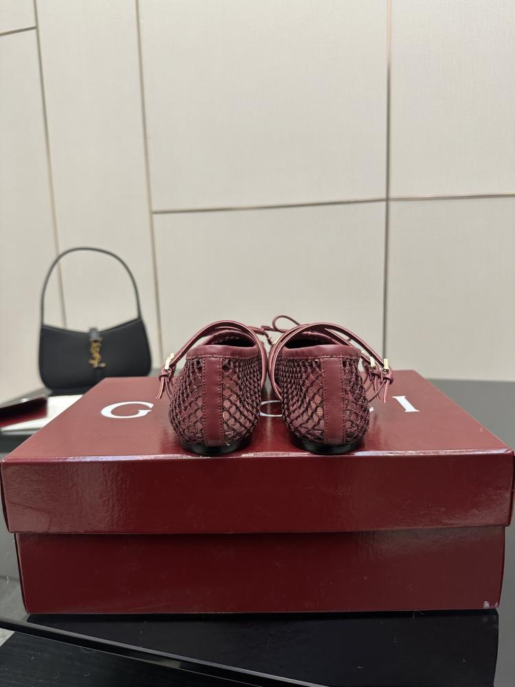 قوتشي Horsebit Mesh