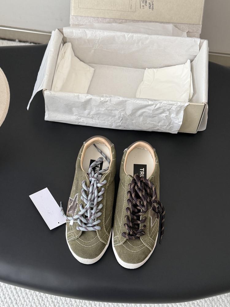 قولدن قوز Sneakers