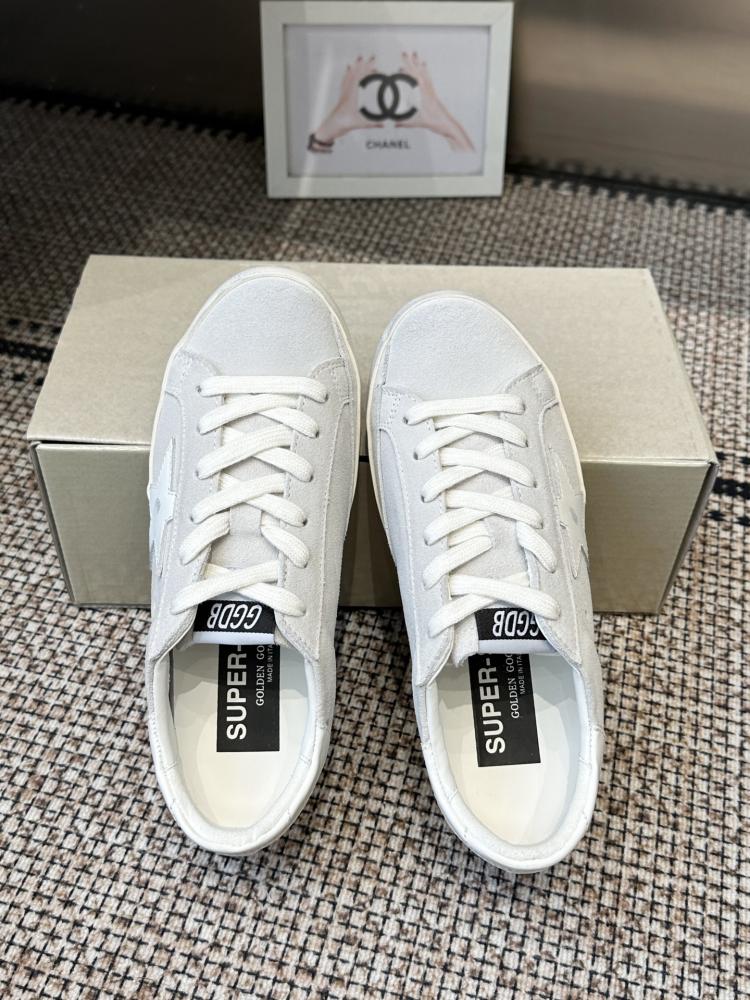 قولدن قوز Sneakers