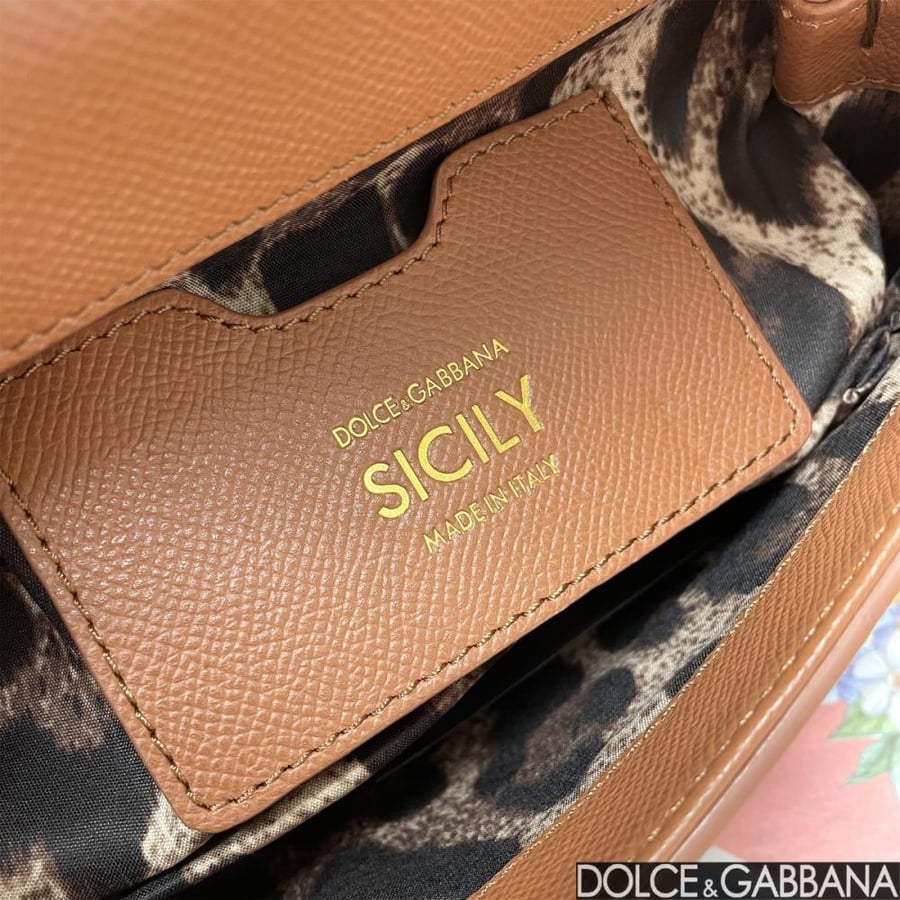 دولشي اند قبانا ميديم Sicily