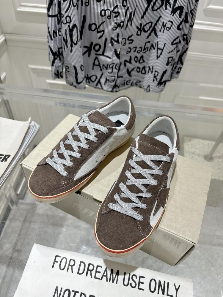 قولدن قوز Sneakers