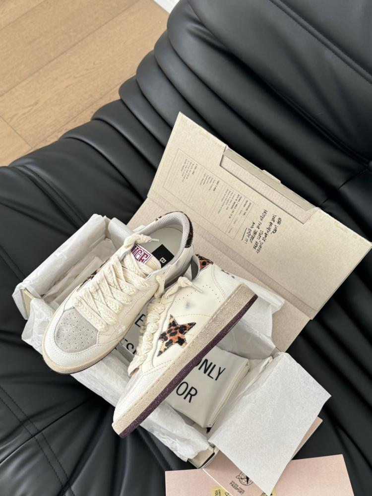 قولدن قوز Sneakers