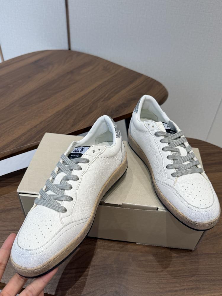 قولدن قوز Sneakers